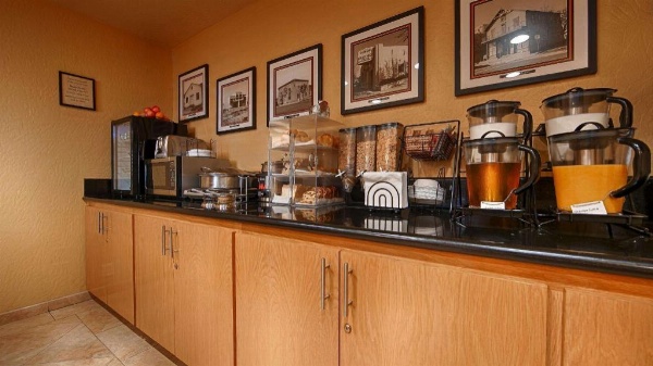 Best Western Pine Tree Motel image 11