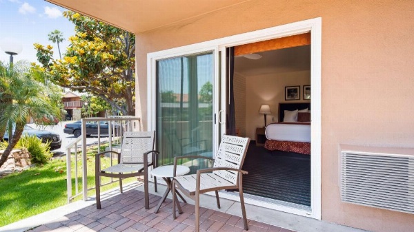 Best Western Pine Tree Motel image 21